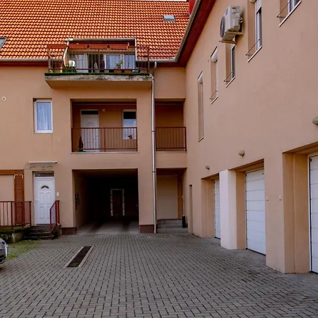 Family Apartament Eger